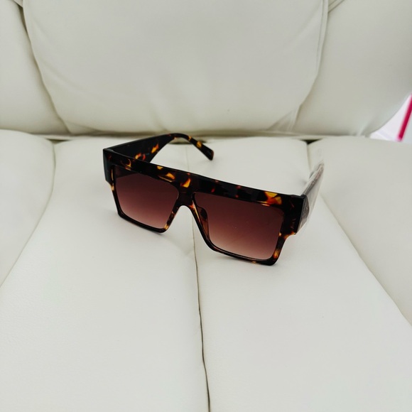 Accessories - 💖LAST PAIR! BRAND NEW! CELEB VINTAGE STYLE SUNNIES SUNGLASSES💖
